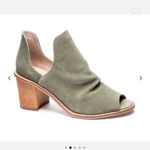 WOMEN'S CHINESE LAUNDRY CARLITA PEEP TOE BOOTIES OLIVE COLOR 7.5